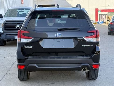 Used 2023 Subaru Forester Limited AWD/4WD image 5