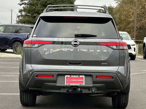 New 2025 Nissan Pathfinder SV w/ SV Premium Package image 5