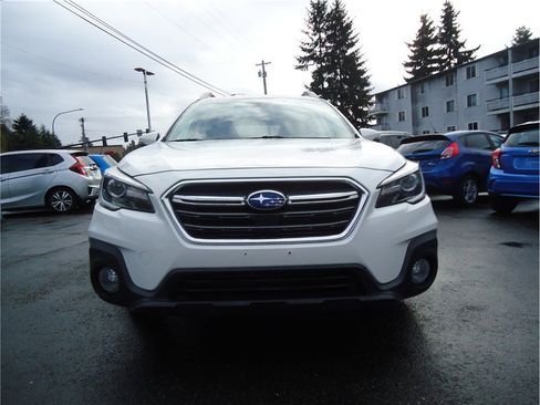 Used 2018 Subaru Outback 2.5i Limited image 3