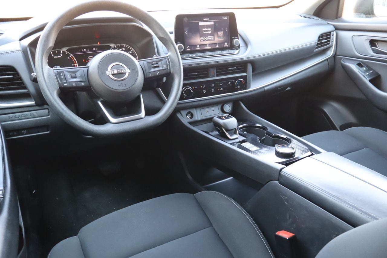 Used 2024 Nissan Rogue S AWD/4WD image 4