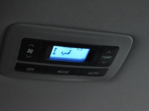 Used 2020 Toyota Sienna XLE image 37