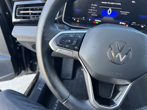 Certified 2025 Volkswagen Jetta SE image 16