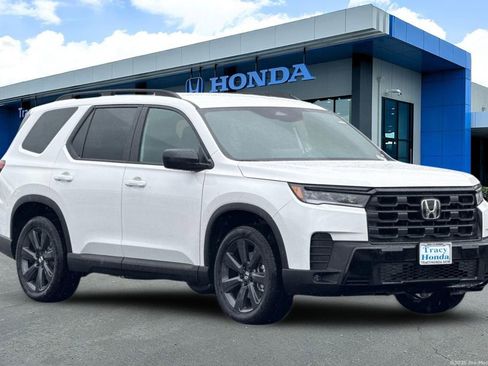 New 2026 Honda Pilot Sport image 2