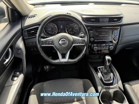 Used 2020 Nissan Rogue SV FWD image 15