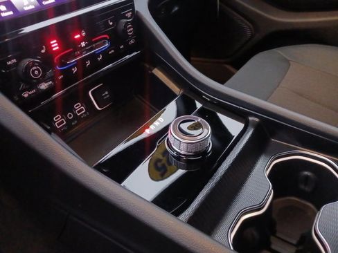 Used 2025 Jeep Grand Cherokee Laredo X w/ Luxury Tech Group I image 24