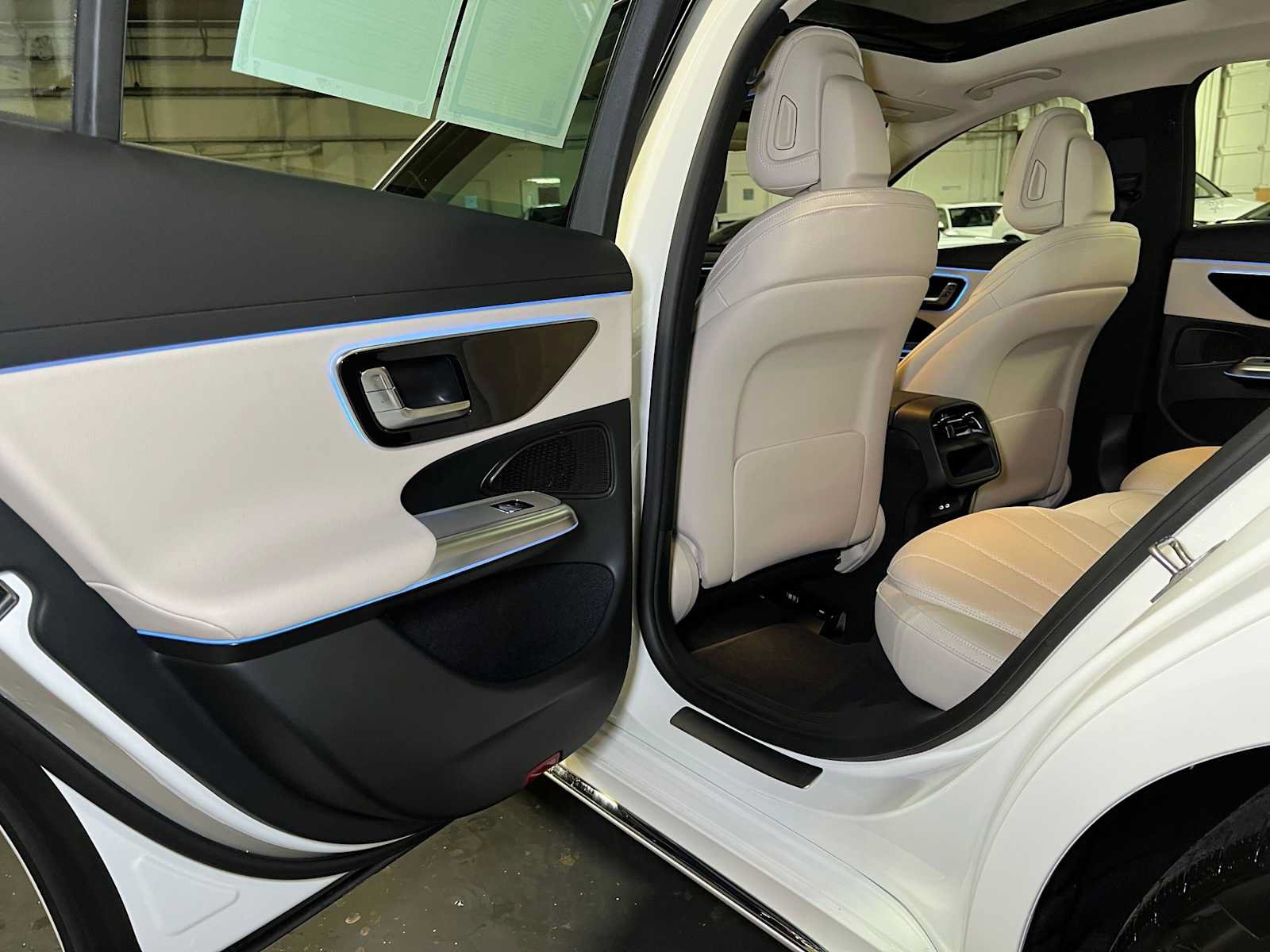Used 2025 Mercedes-Benz E 350 Sedan image 17