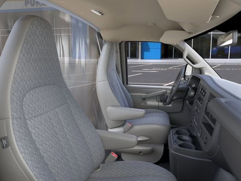 New 2025 Chevrolet Express 4500 w/ Power Convenience Package RWD image 31
