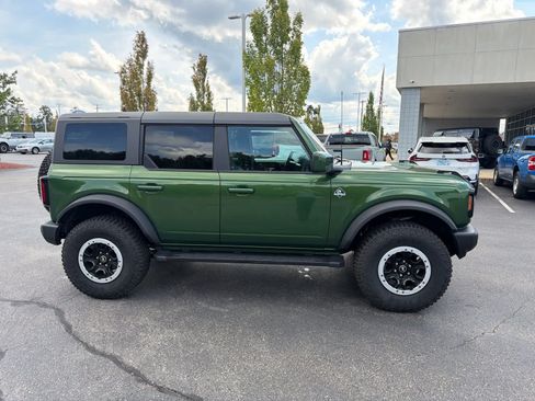Used 2024 Ford Bronco Outer Banks w/ Sasquatch Package AWD/4WD image 6