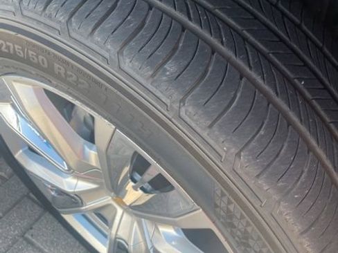 Used 2023 Chevrolet Suburban High Country image 17