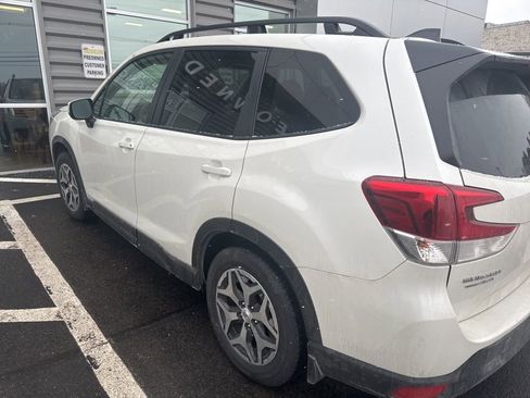 Used 2024 Subaru Forester Premium image 7