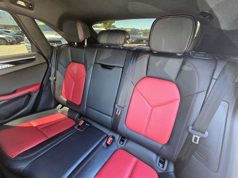 Used 2020 Porsche Macan AWD/4WD image 17