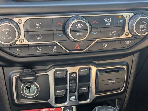 Used 2021 Jeep Wrangler Unlimited Rubicon AWD/4WD image 20