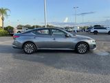 Used 2024 Nissan Altima 2.5 SV image 2
