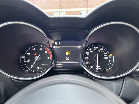 Used 2022 Alfa Romeo Stelvio Ti image 30