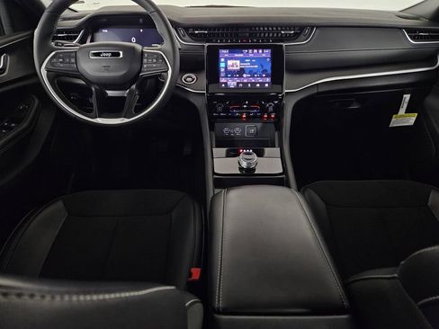 Used 2025 Jeep Grand Cherokee L Altitude RWD image 7