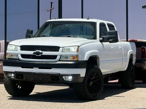 Used 2004 Chevrolet Silverado 2500 LT RWD image 2