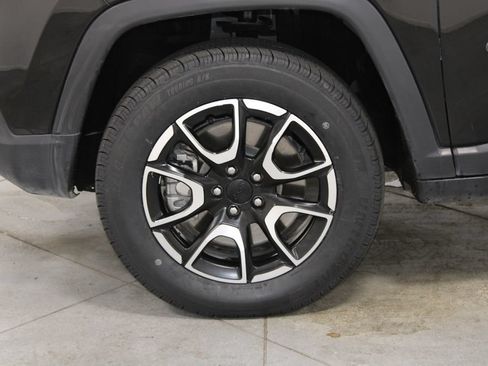 Used 2024 Jeep Compass Trailhawk AWD/4WD image 16