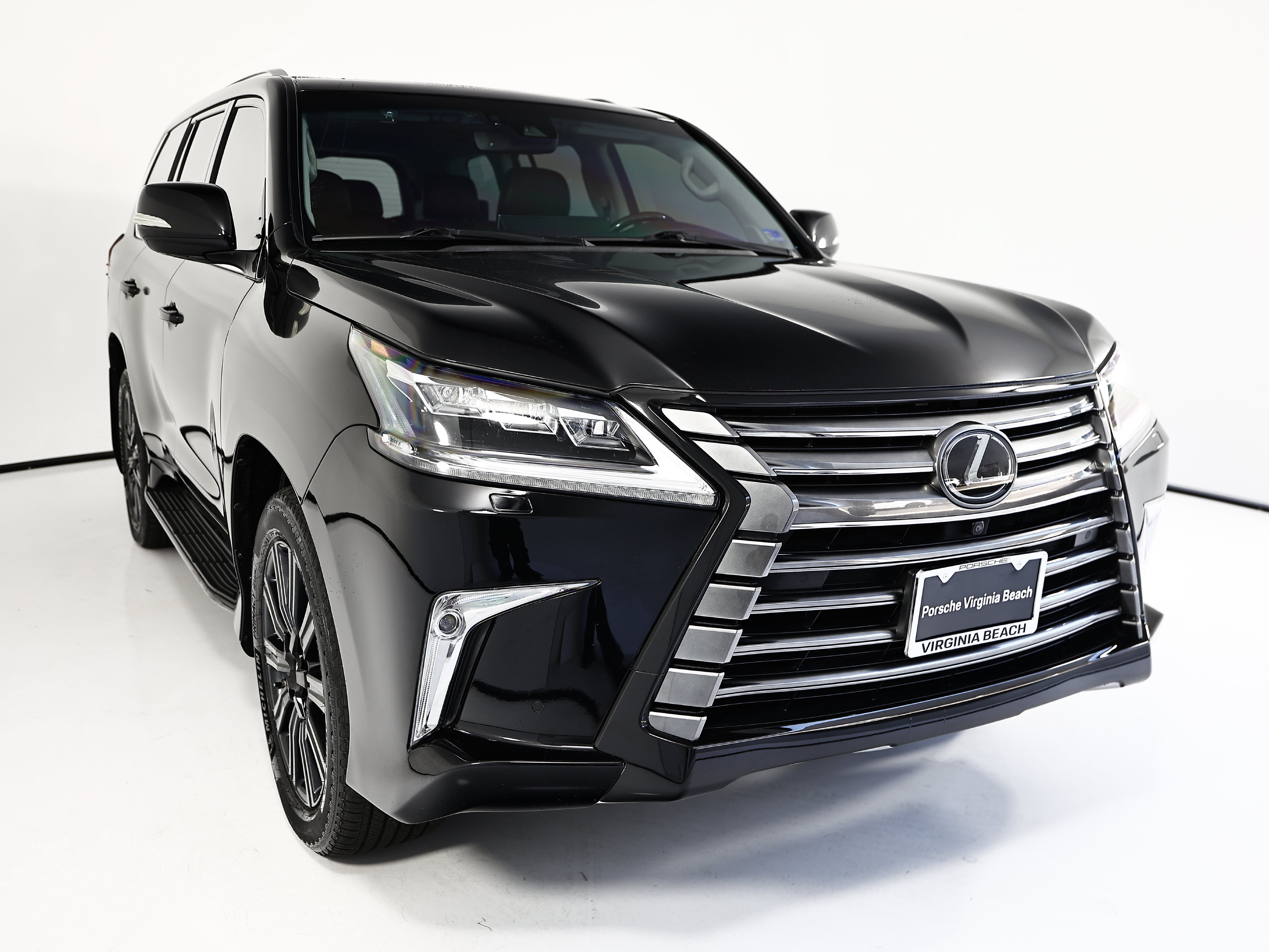 Used 2019 Lexus LX 570 4WD w/ Luxury Package image 9