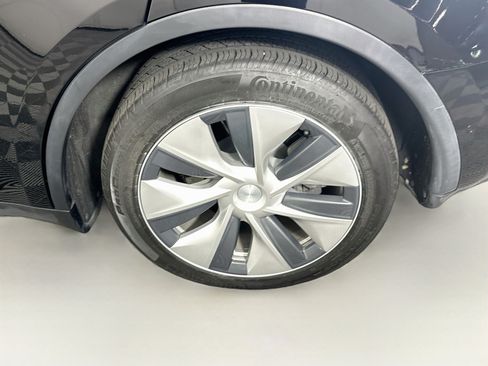 Used 2021 Tesla Model Y Long Range AWD/4WD image 11