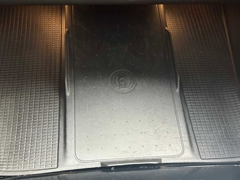 Certified 2023 Volvo XC40 Recharge Ultimate image 30