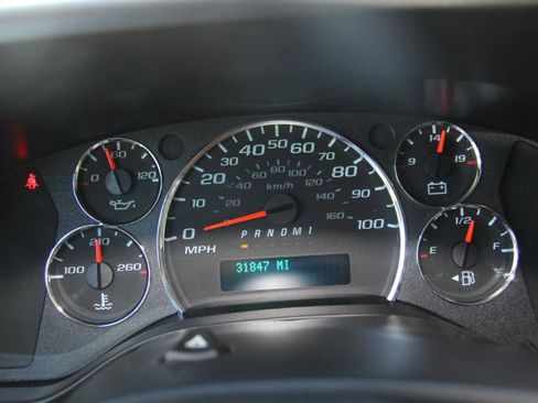 Used 2023 GMC Savana 2500 Extended w/ Driver Convenience Package image 15