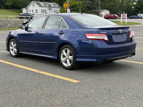 Used 2010 Toyota Camry SE FWD image 4