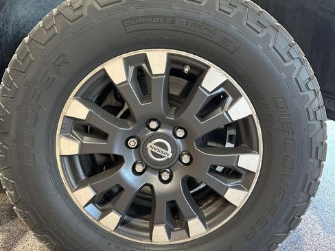 Used 2018 Nissan Titan PRO-4X w/ Pro-4x Convenience Package image 21