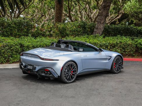 Used 2023 Aston Martin V8 Vantage Roadster RWD image 4