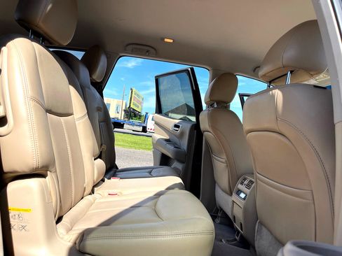 Used 2014 Nissan Pathfinder SL w/ SL Tech Package image 23