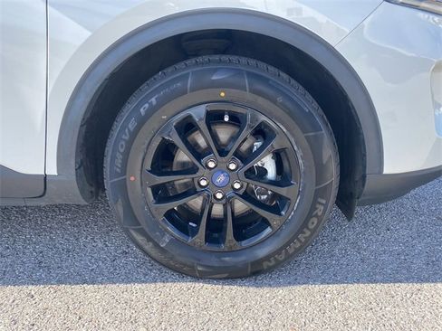 Used 2020 Ford Escape SE Sport image 9