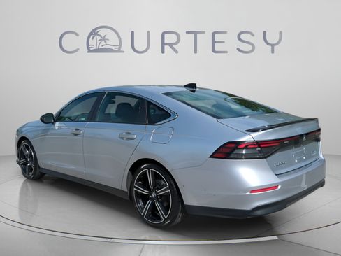 Used 2024 Honda Accord Sport image 5