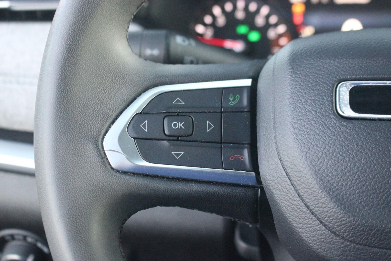 Used 2024 Jeep Compass Latitude AWD/4WD image 19