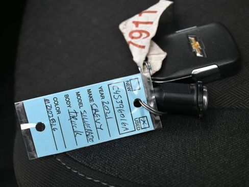 Used 2021 Chevrolet Silverado 1500 RST image 37