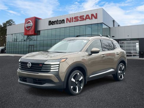 Certified 2025 Nissan Kicks SR image 10