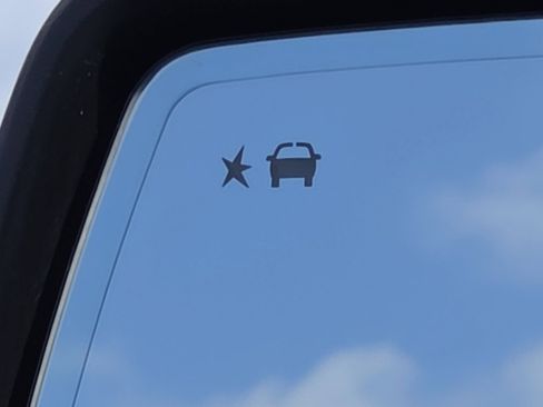 New 2026 GMC Sierra 2500 Denali Ultimate w/ LPO, Black Badging Package image 17