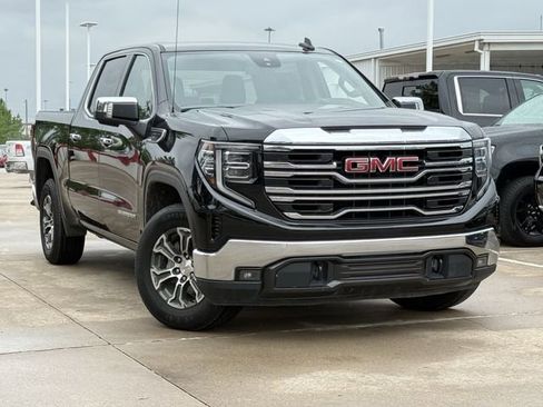 Used 2024 GMC Sierra 1500 SLT RWD image 2