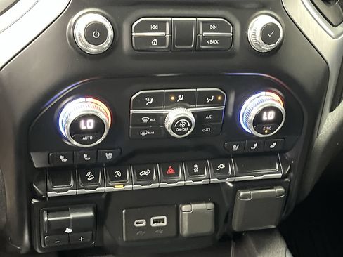 Used 2021 GMC Sierra 1500 SLT w/ SLT Premium Package AWD/4WD image 22