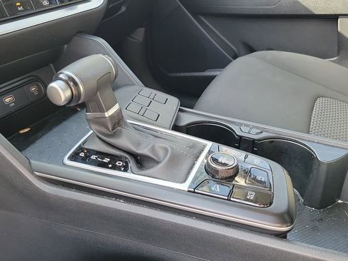 Used 2025 Kia Sportage LX image 18