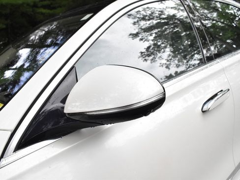 Used 2022 Mercedes-Benz S 500 4MATIC w/ AMG Line Package image 31