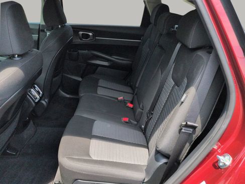 Certified 2025 Kia Sorento LX FWD image 19