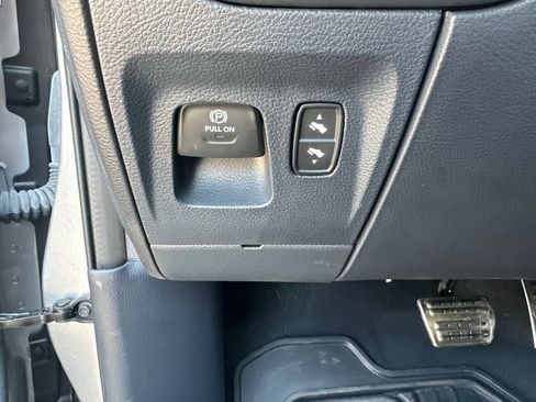 Used 2023 RAM 1500 Limited AWD/4WD image 15