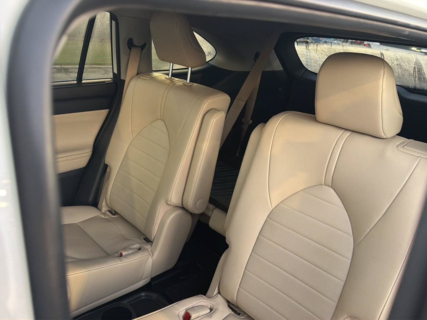 Used 2023 Toyota Highlander XLE FWD image 31