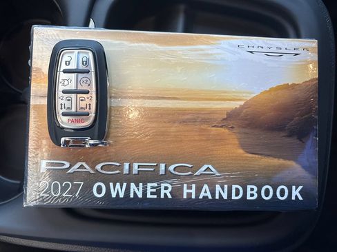 New 2027 Chrysler Pacifica Select FWD image 23