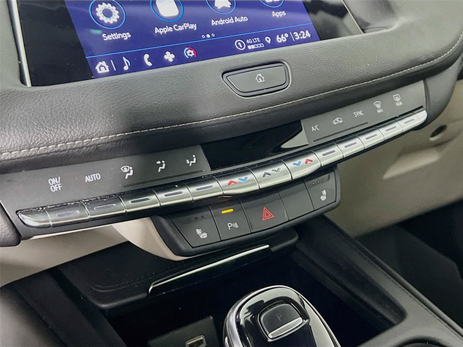 Used 2023 Cadillac XT4 Luxury w/ Cold Weather Package AWD/4WD image 15