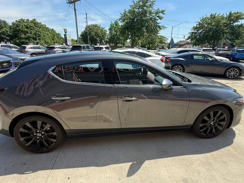 Used 2022 MAZDA MAZDA3 s FWD image 8