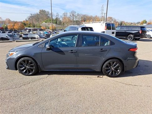 Used 2023 Toyota Corolla SE image 2