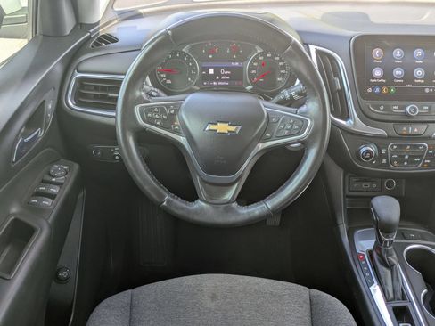 Used 2022 Chevrolet Equinox LT FWD image 12