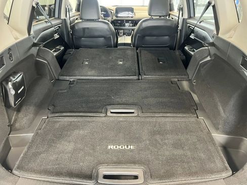 Used 2021 Nissan Rogue Platinum image 21