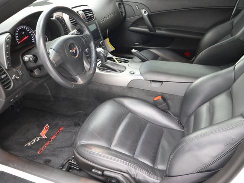 Used 2007 Chevrolet Corvette Convertible w/ Preferred Equipment Group RWD image 8