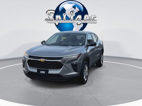 Used 2024 Chevrolet Trax LS image 4